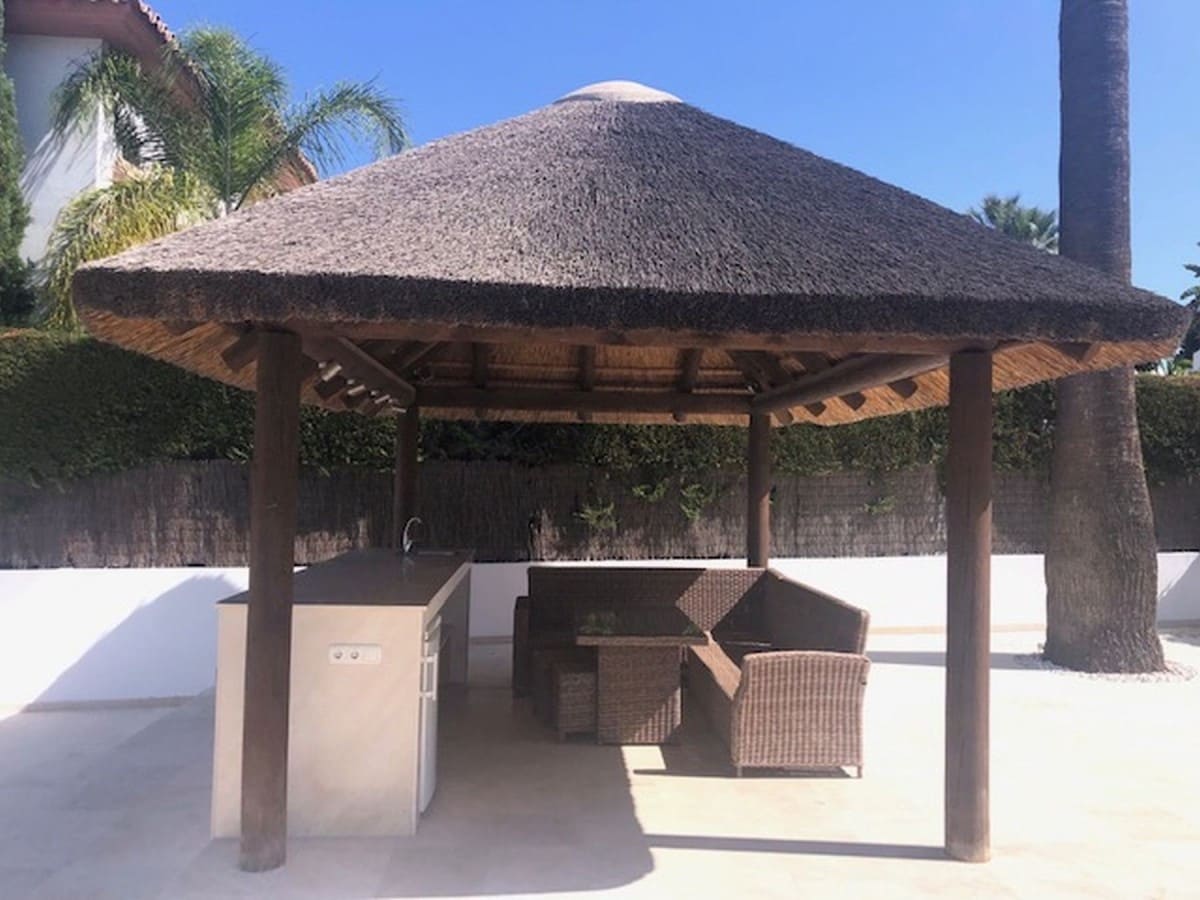 5 makuuhuone Huvila myytävänä paikassa Puerto Banus mukana uima-altaan - 1 195 000 € (Ref: 10001554)