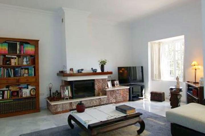 4 soverom Villa til salgs i Marbella med svømmebasseng garasje - € 1 190 000 (Ref: 10001555)