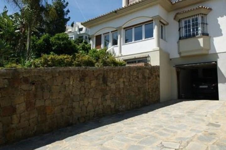 4 soverom Villa til salgs i Marbella med svømmebasseng garasje - € 1 190 000 (Ref: 10001555)