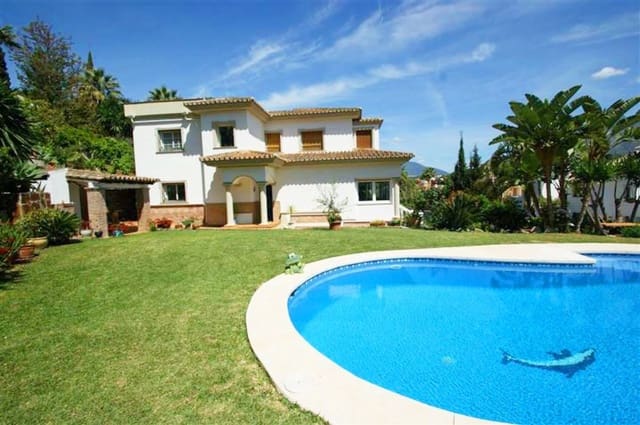 4 soverom Villa til salgs i Marbella med svømmebasseng garasje - € 1 190 000 (Ref: 10001555)