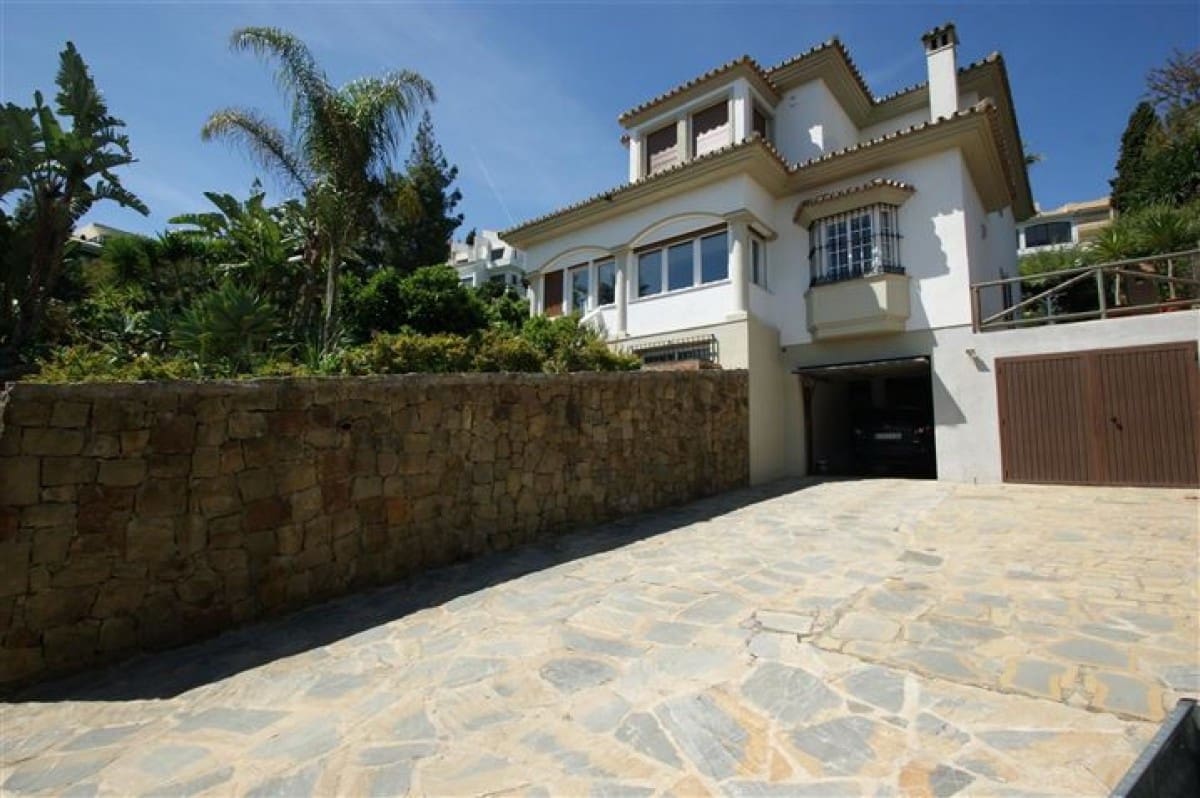4 soverom Villa til salgs i Marbella med svømmebasseng garasje - € 1 190 000 (Ref: 10001555)