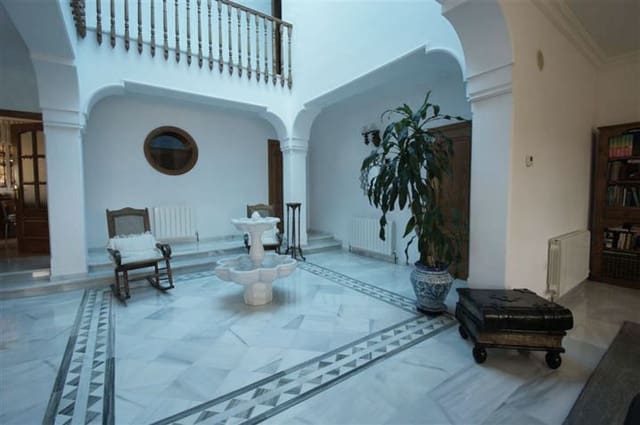 4 soverom Villa til salgs i Marbella med svømmebasseng garasje - € 1 190 000 (Ref: 10001555)