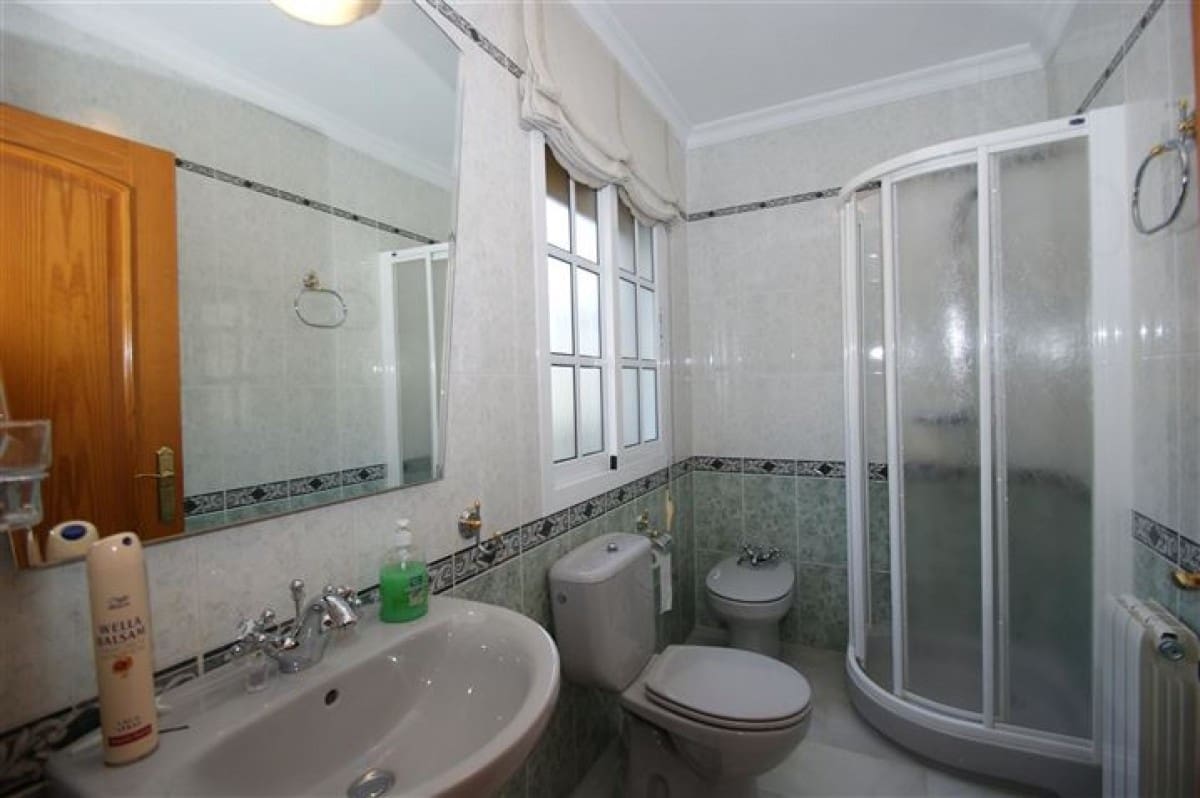 4 soverom Villa til salgs i Marbella med svømmebasseng garasje - € 1 190 000 (Ref: 10001555)