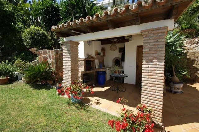 4 soverom Villa til salgs i Marbella med svømmebasseng garasje - € 1 190 000 (Ref: 10001555)