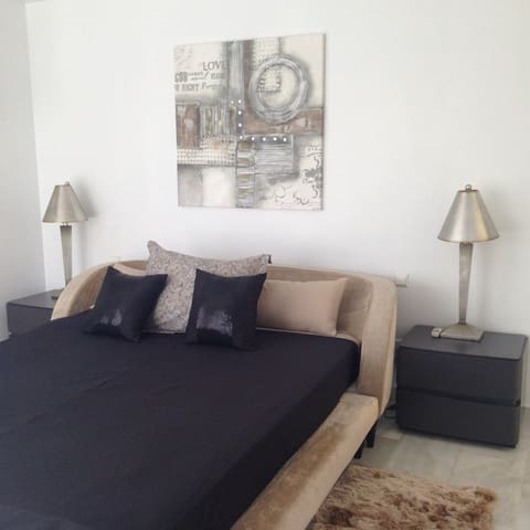 5 quarto Moradia para venda em Marbella com piscina garagem - 999 000 € (Ref: 10001556)