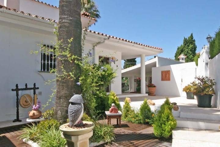 5 slaapkamer Villa te koop in Marbella met zwembad garage - € 749.000 (Ref: 10001557)