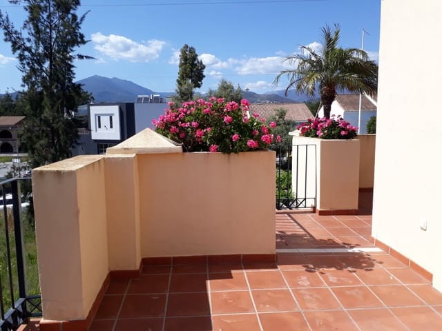 3 Zimmer Haus zu verkaufen in Marbella mit Pool Garage - 590.000 € (Ref: 10001558)