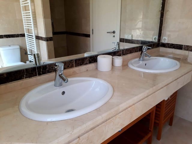 3 Zimmer Haus zu verkaufen in Marbella mit Pool Garage - 590.000 € (Ref: 10001558)