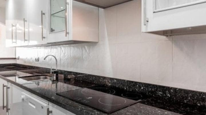 2 soveværelse Lejlighed til salg i Marbella med swimmingpool - € 555.000 (Ref: 10001559)