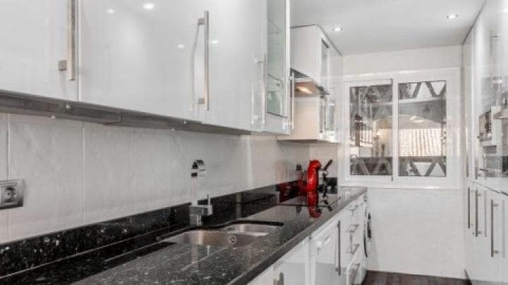 2 soveværelse Lejlighed til salg i Marbella med swimmingpool - € 555.000 (Ref: 10001559)