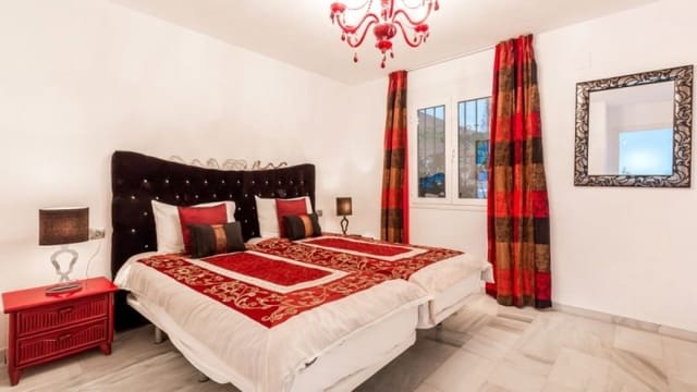 2 soveværelse Lejlighed til salg i Marbella med swimmingpool - € 555.000 (Ref: 10001559)