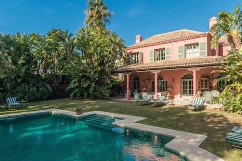 5 sypialnia Willa na sprzedaż w Marbella z basenem garażem - 2 650 000 € (Ref: 10001560)