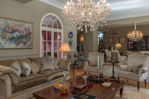 5 sypialnia Willa na sprzedaż w Marbella z basenem garażem - 2 650 000 € (Ref: 10001560)
