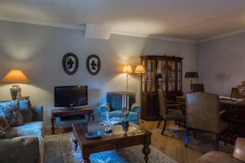 5 sypialnia Willa na sprzedaż w Marbella z basenem garażem - 2 650 000 € (Ref: 10001560)