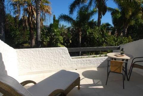 6 sypialnia Willa na sprzedaż w Marbella z basenem garażem - 1 875 000 € (Ref: 10001561)