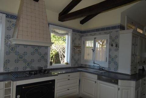 6 sypialnia Willa na sprzedaż w Marbella z basenem garażem - 1 875 000 € (Ref: 10001561)