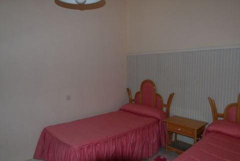6 sypialnia Willa na sprzedaż w Marbella z basenem garażem - 1 875 000 € (Ref: 10001561)