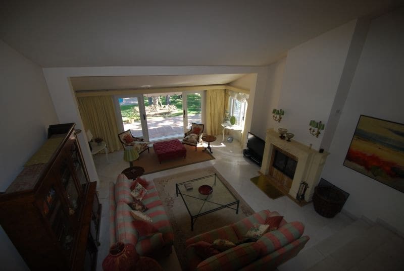 6 sypialnia Willa na sprzedaż w Marbella z basenem garażem - 1 875 000 € (Ref: 10001561)