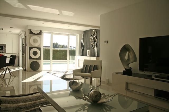 4 quarto Moradia para venda em Marbella com piscina garagem - 1 295 000 € (Ref: 10001562)