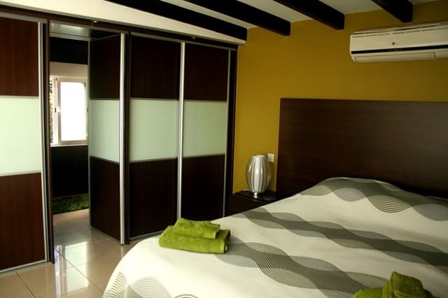 4 quarto Moradia para venda em Marbella com piscina garagem - 1 295 000 € (Ref: 10001562)
