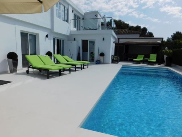 4 quarto Moradia para venda em Marbella com piscina garagem - 1 295 000 € (Ref: 10001562)