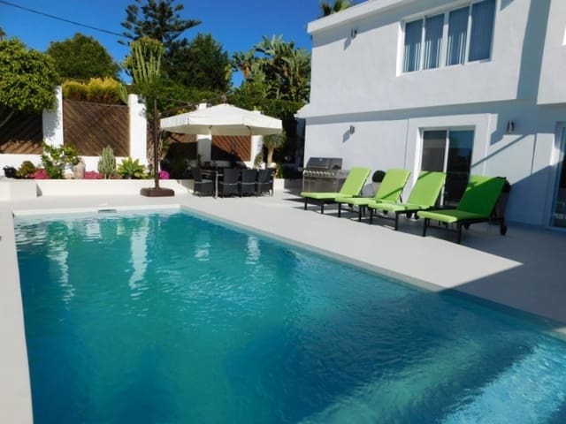 4 quarto Moradia para venda em Marbella com piscina garagem - 1 295 000 € (Ref: 10001562)