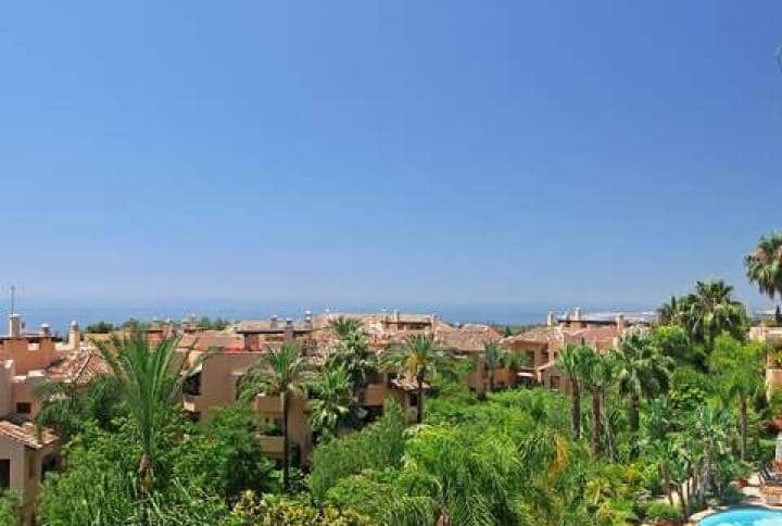 2 sovrum Takvåning till salu i Marbella med pool garage - 1 100 000 € (Ref: 10001564)
