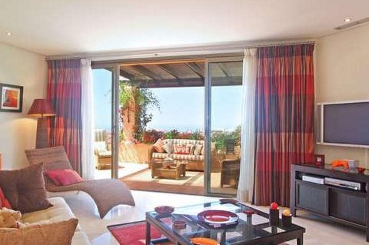 2 sovrum Takvåning till salu i Marbella med pool garage - 1 100 000 € (Ref: 10001564)