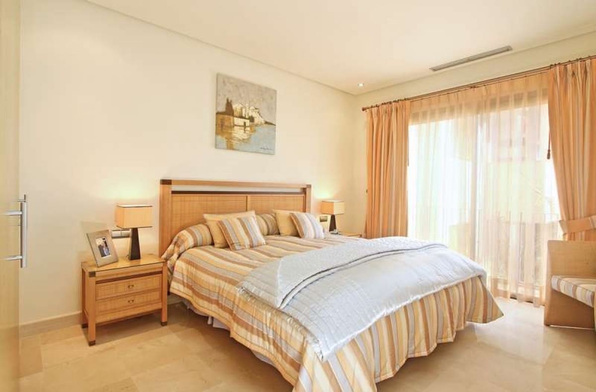 2 sovrum Takvåning till salu i Marbella med pool garage - 1 100 000 € (Ref: 10001564)