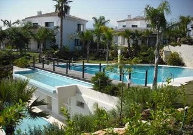 Chalet de 5 habitaciones en Marbella en venta con piscina garaje - 1.950.000 € (Ref: 10001565)