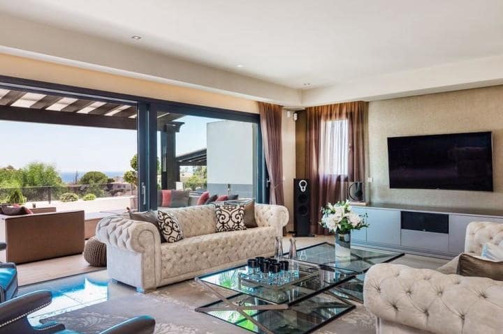 5 bedroom Villa for sale in Marbella with pool garage - € 1,950,000 (Ref: 10001566)