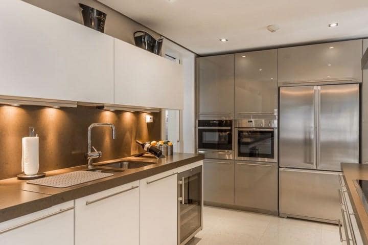 5 bedroom Villa for sale in Marbella with pool garage - € 1,950,000 (Ref: 10001566)