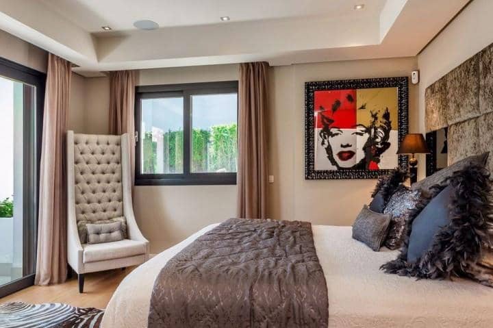 5 bedroom Villa for sale in Marbella with pool garage - € 1,950,000 (Ref: 10001566)