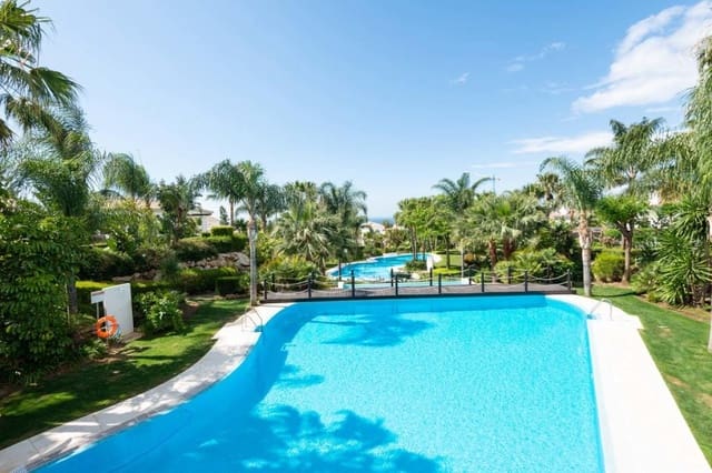 5 bedroom Villa for sale in Marbella with pool garage - € 1,950,000 (Ref: 10001566)