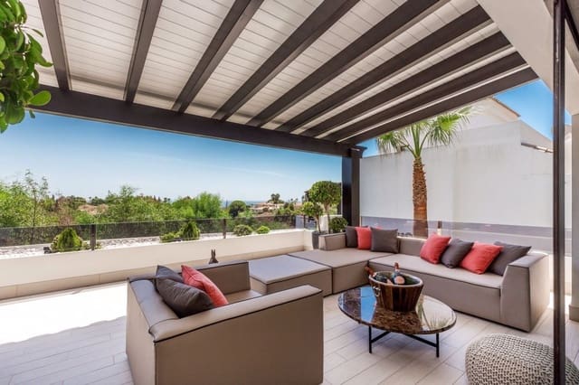 5 bedroom Villa for sale in Marbella with pool garage - € 1,950,000 (Ref: 10001566)