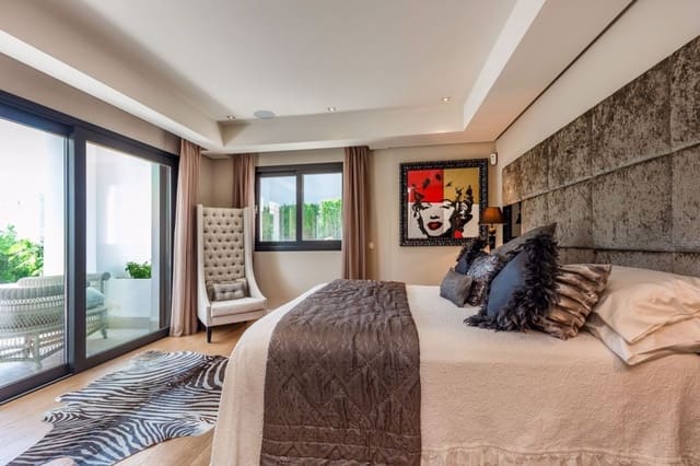 5 bedroom Villa for sale in Marbella with pool garage - € 1,950,000 (Ref: 10001566)