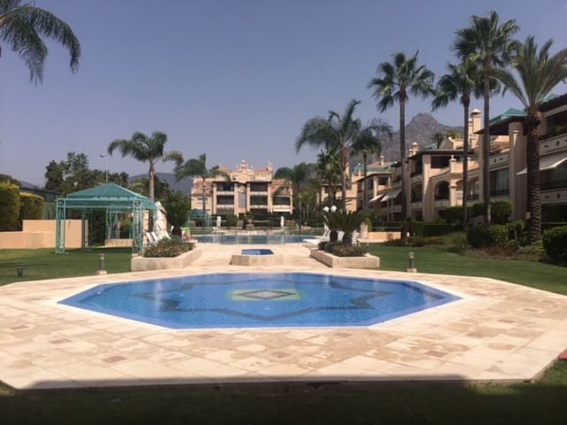 Apartamento de 3 habitaciones en Golden Mile, Marbella en venta con piscina garaje - 799.500 € (Ref: 10001567)