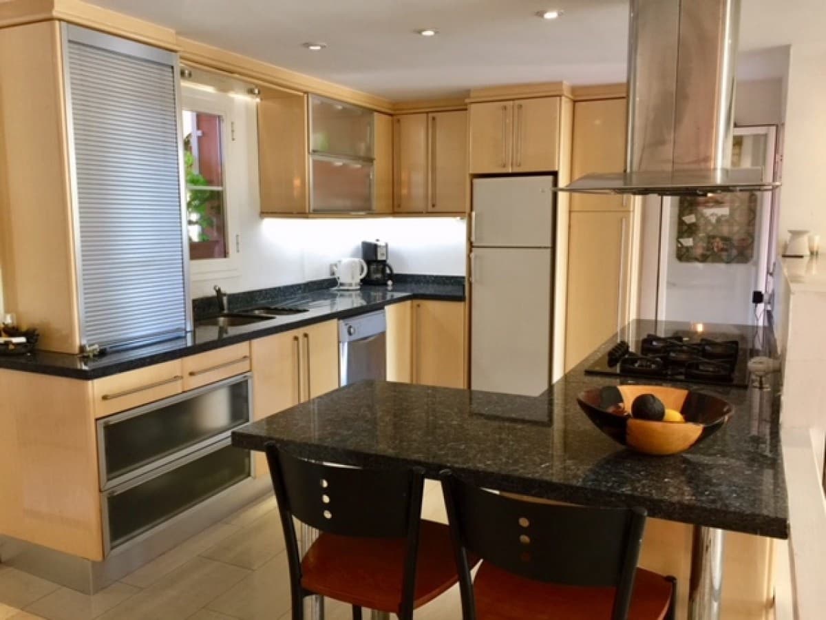 3 bedroom Apartment for sale in Marbella with pool garage - € 460,000 (Ref: 10001568)