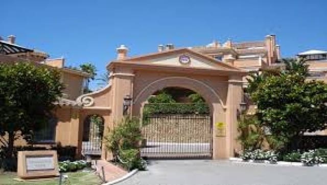 3 bedroom Apartment for sale in Marbella with pool garage - € 460,000 (Ref: 10001568)