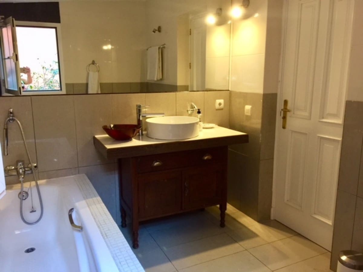 3 bedroom Apartment for sale in Marbella with pool garage - € 460,000 (Ref: 10001568)