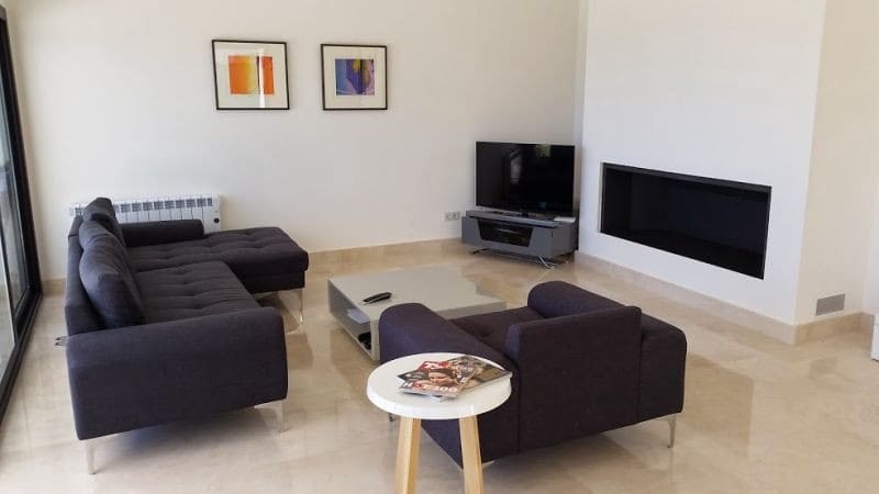 5 sovrum Villa till salu i Benahavis med pool garage - 1 295 000 € (Ref: 10001569)