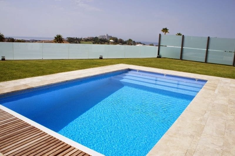 5 sovrum Villa till salu i Benahavis med pool garage - 1 295 000 € (Ref: 10001569)
