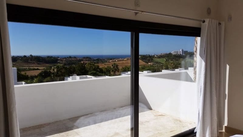5 sovrum Villa till salu i Benahavis med pool garage - 1 295 000 € (Ref: 10001569)