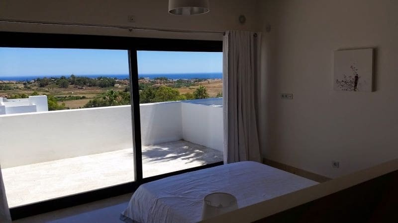 5 sovrum Villa till salu i Benahavis med pool garage - 1 295 000 € (Ref: 10001569)