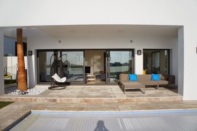 5 sovrum Villa till salu i Benahavis med pool garage - 1 295 000 € (Ref: 10001569)