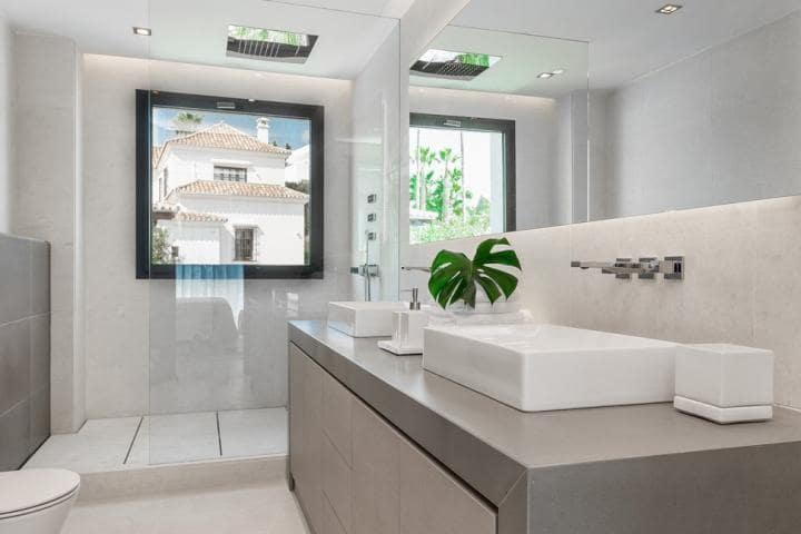 5 chambre Villa/Maison à vendre à Marbella avec piscine garage - 2 450 000 € (Ref: 10001570)