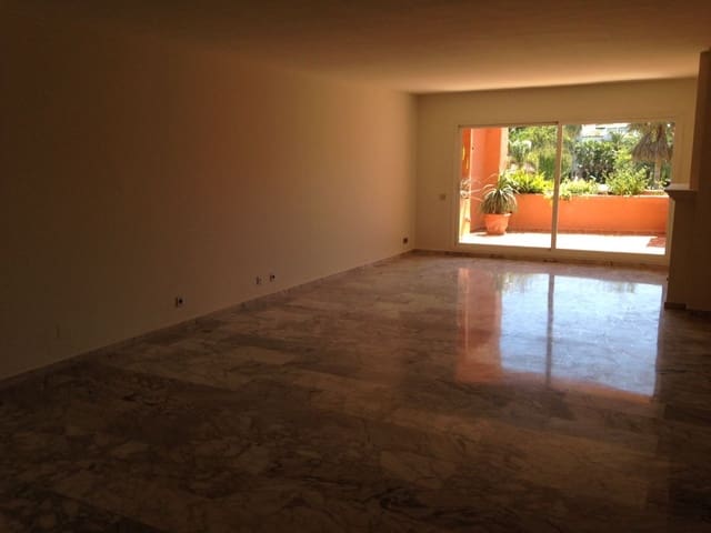 3 quarto Apartamento para venda em Atalaya-Isdabe, Estepona com piscina - 550 000 € (Ref: 10001575)
