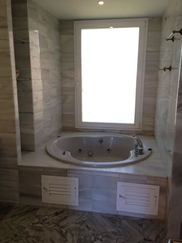 3 quarto Apartamento para venda em Atalaya-Isdabe, Estepona com piscina - 550 000 € (Ref: 10001575)