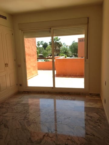 3 quarto Apartamento para venda em Atalaya-Isdabe, Estepona com piscina - 550 000 € (Ref: 10001575)