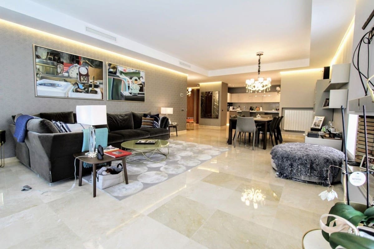 2 makuuhuone Huoneisto myytävänä paikassa Marbella mukana uima-altaan 
autotalli - 790 000 € (Ref: 10001576)